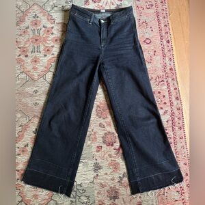 GAP high rise wide legged cropped jeans size 4.  Great condition
